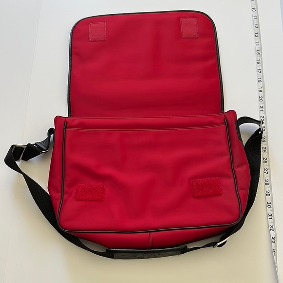 Ecco messenger laptop bag red Black Strap & trim - Picture 2 of 8